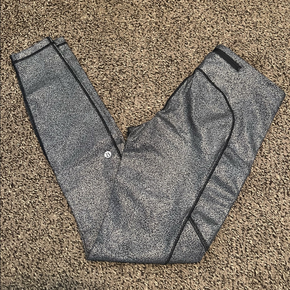 NWOT Lululemon: Speed Up Tight 28” Foil, Size 6, Luminosity Silver Black Foil